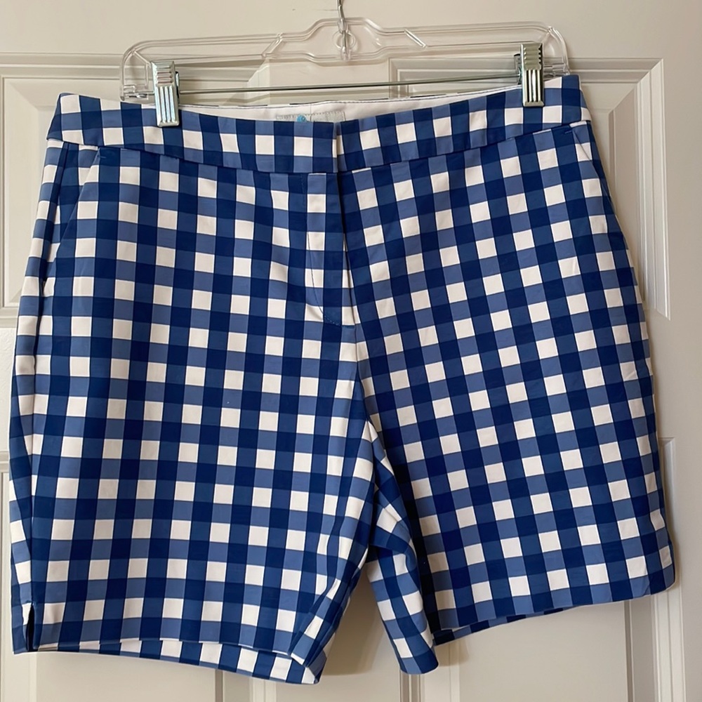 Boden blue and white gingham short. 6 inch inseam. Size 10.